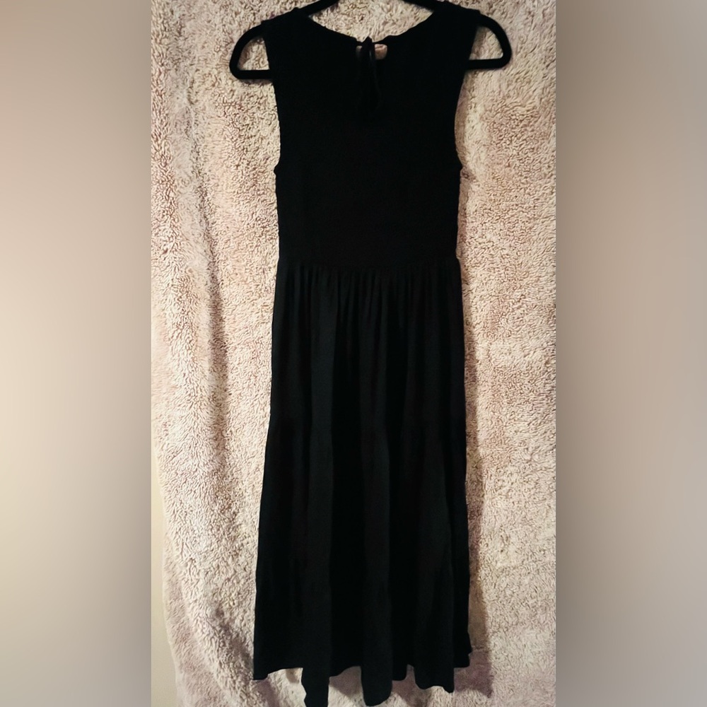 Elegant Black Strapless Evening Dress - Picture 2 of 3
